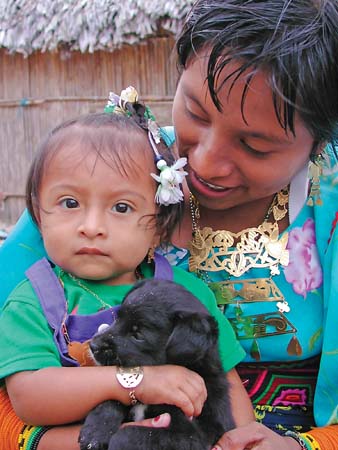 Mother, child and puppy, Mamitupu, San Blas Archipelago