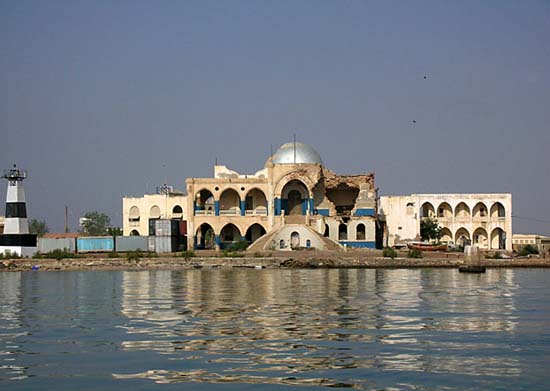 04 Another view of palace