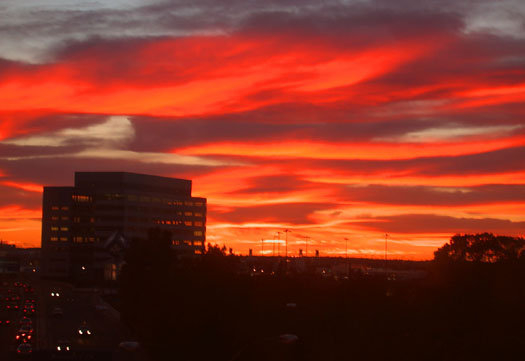 DSCN8509 Sunrise over Sydney