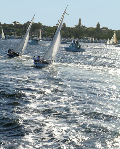 DSCN9229 Racing near Freemantle