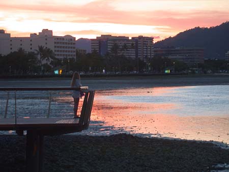 Viewing the Esplanade Horizon at Dusk