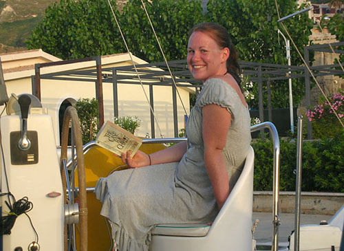 43 Randi Jo reading in Tropea Marina