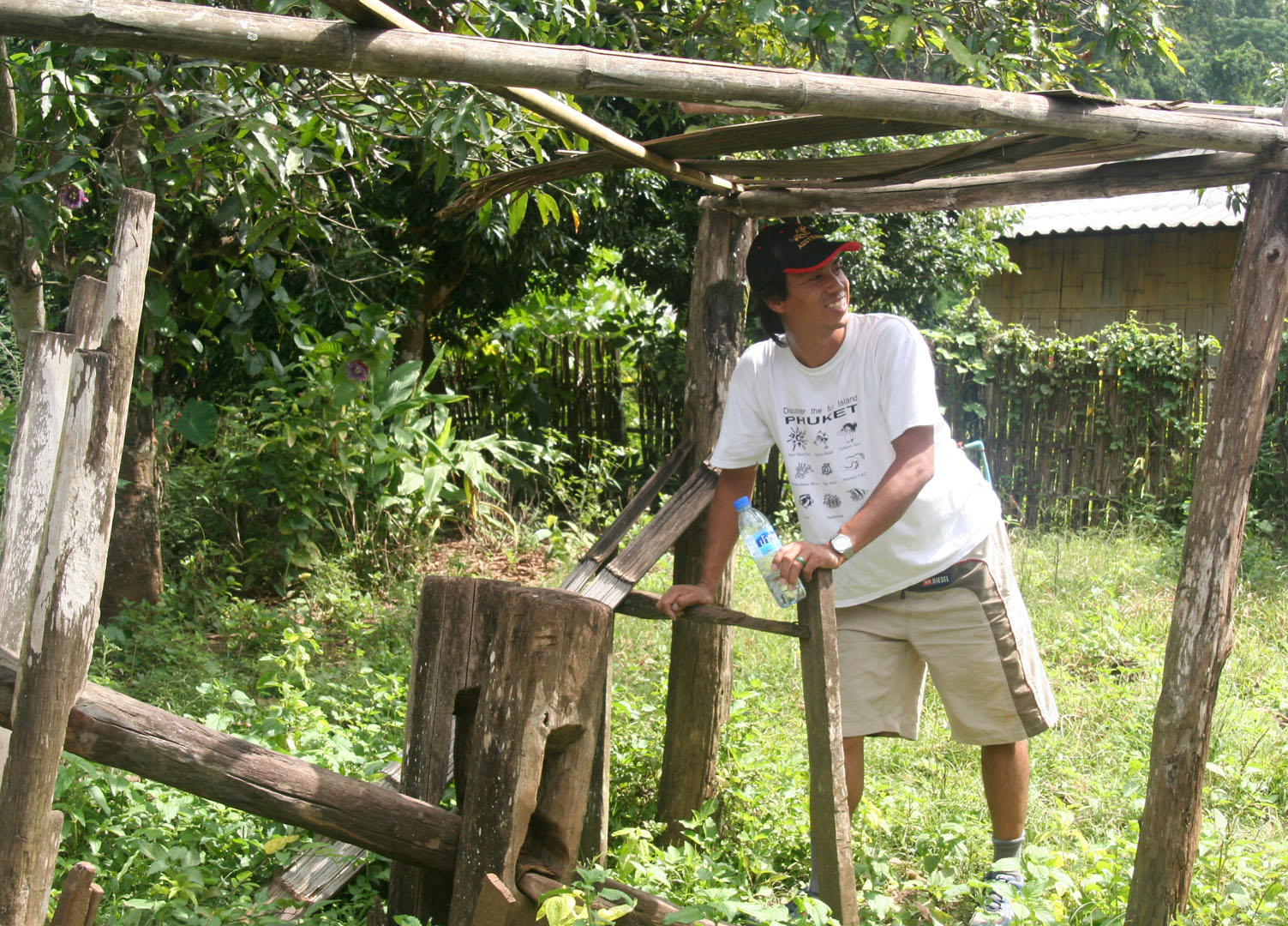 14 James demonstrates the rice pounder