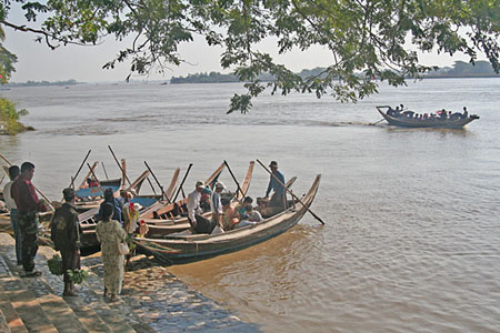 35 Boats awaiting pilgrims