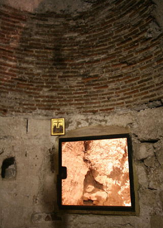 19 Proof of earthquake carbon dated to Jesus' crucifixion