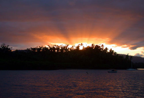 DSCN5356 Sunrise from Savu Savu Mooring
