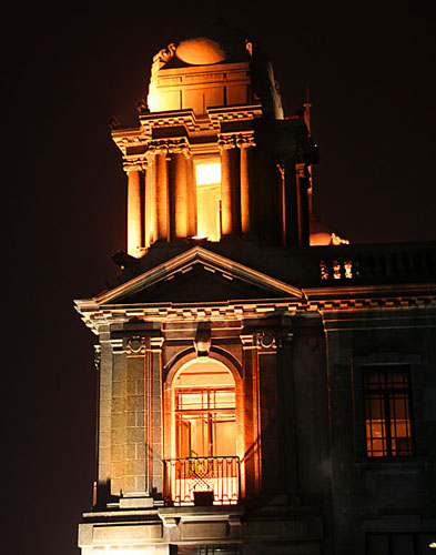 03  Night falls on the Bund