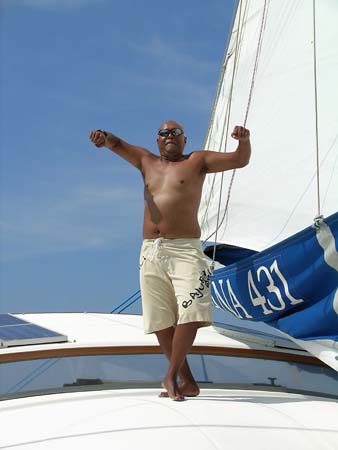 05 Noen does the monkey dance