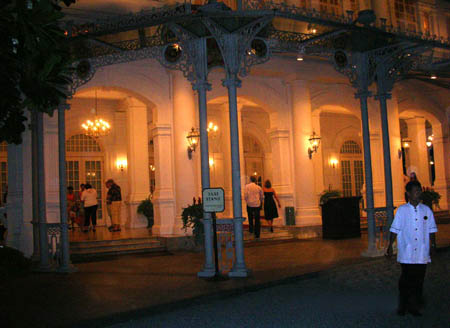 13  Raffles Hotel Entrance