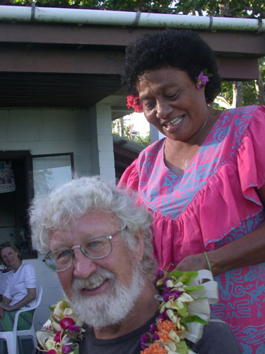 DSCN5619 Gunter Gets Lai'd