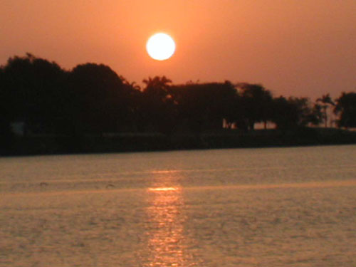 DSCN2555HotSunriseOverthe Causeway