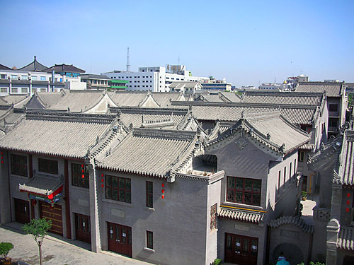 05  Rooftops of Xian from atopo City Walls
