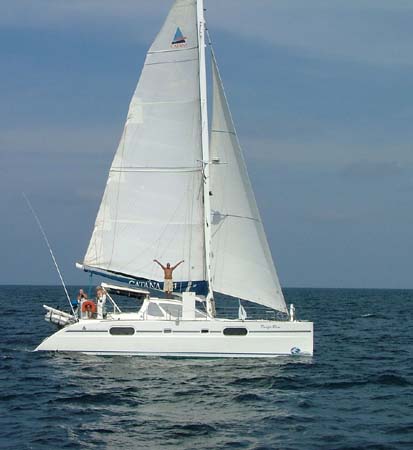 DSCF1711 PB under sailing with Noen on roof