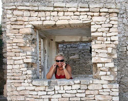 17 Jailed in Corsica