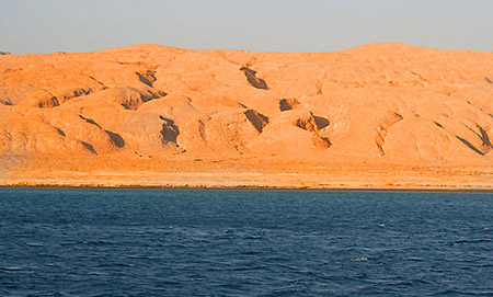 08 The Red Mountain in the morning, Port Berenice Anchorage