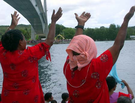 Cheering for the Red Team