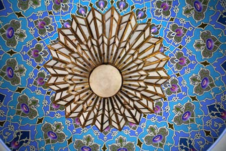 0007--Detail-of-chandelier-in