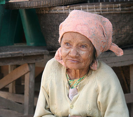 43 Portrait of a market woman, Thanylin