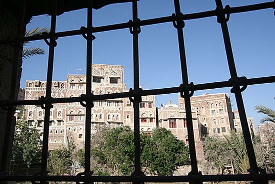 21 View through the gated walkway