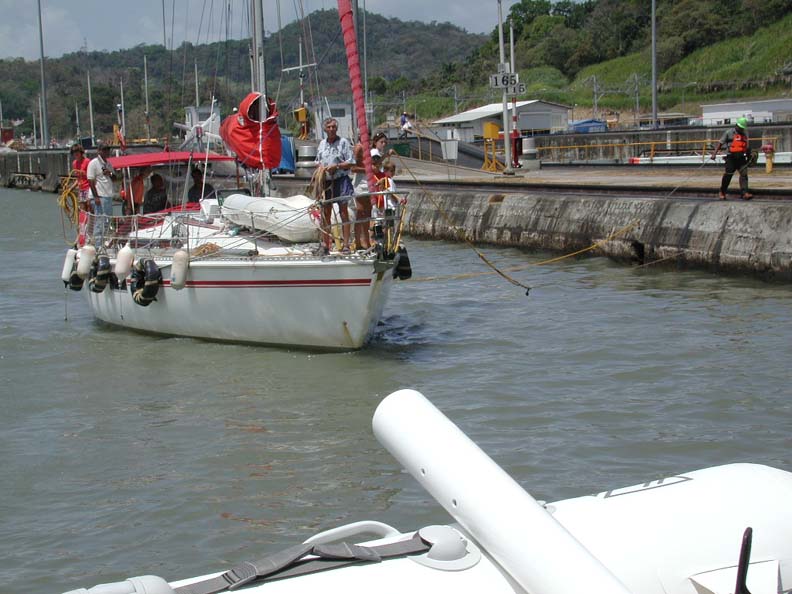 MalloryPullsUptoPedroMiquelLocks