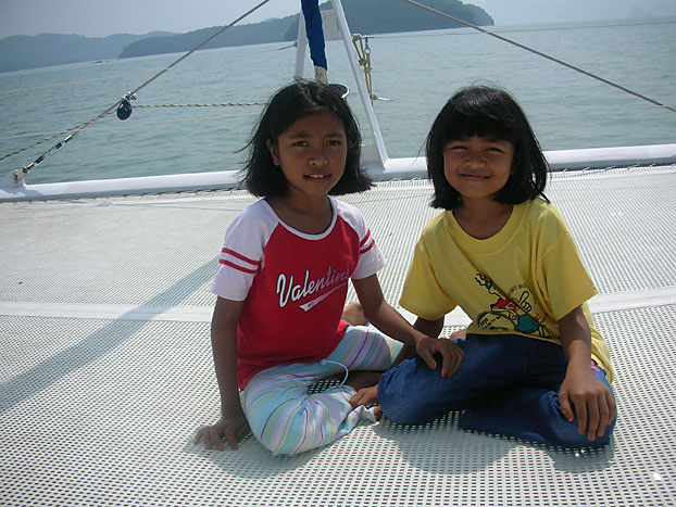 01Two girls enjoy the net