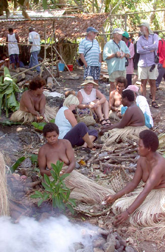 21 Yachties Learn to Make Laplap